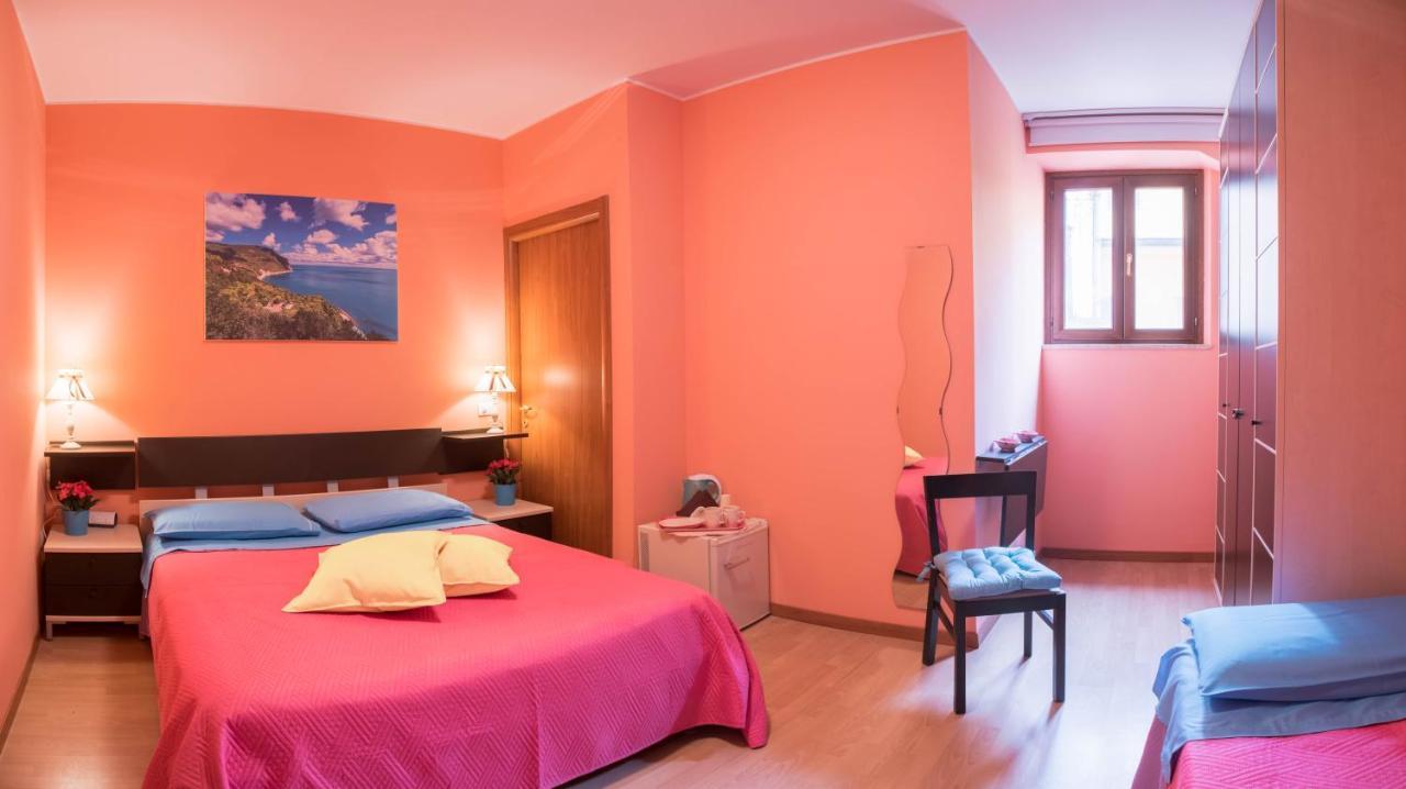 Juliette Rooms Iesi Bagian luar foto