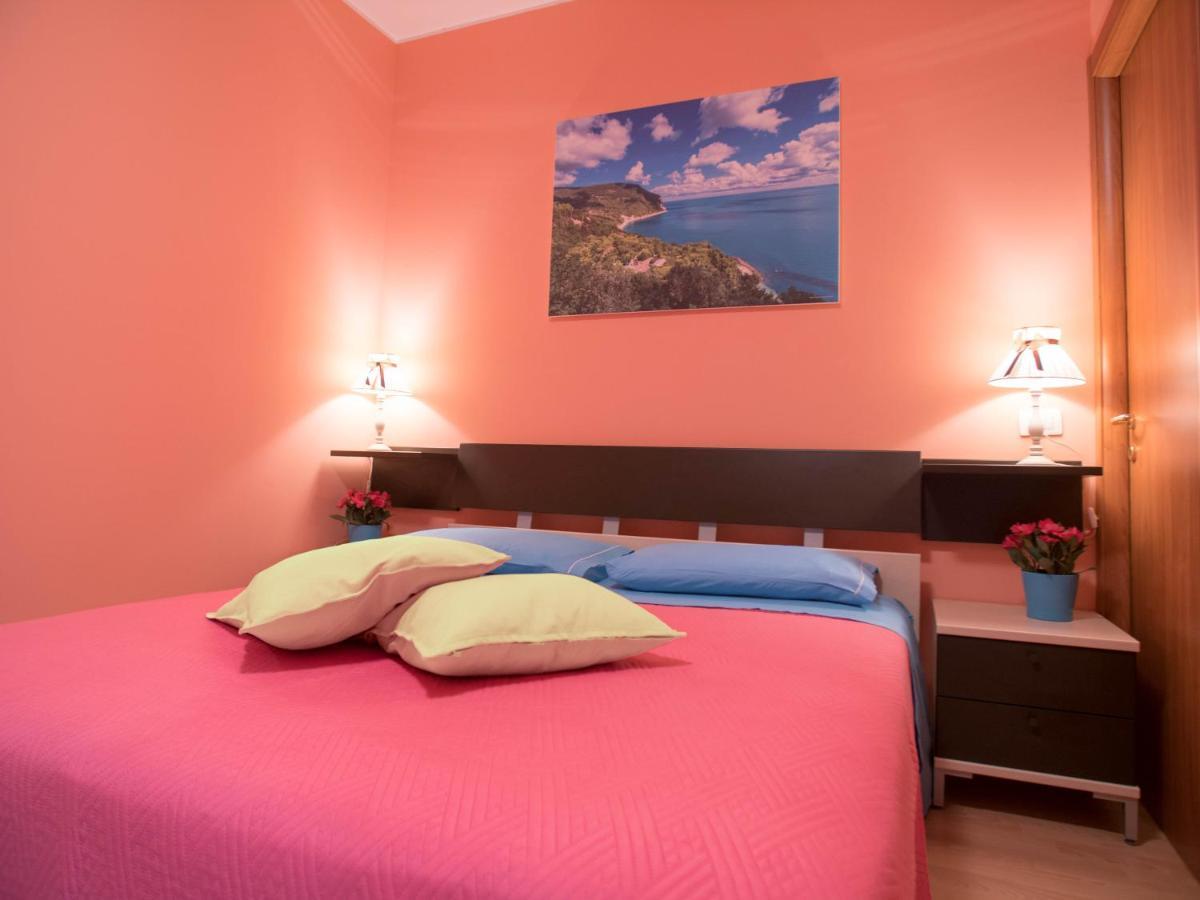 Juliette Rooms Iesi Bagian luar foto